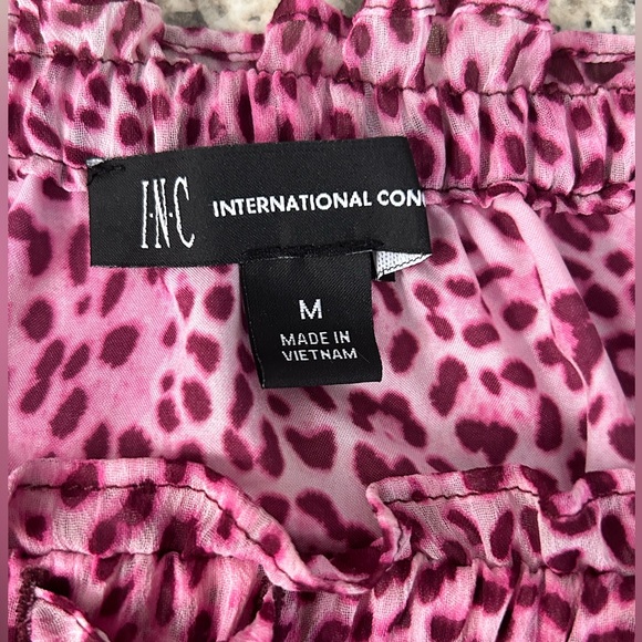 NWOT INC International Concepts Pink Leopard On/Off Shoulder Peplum Blouse Sz M - Picture 4 of 10